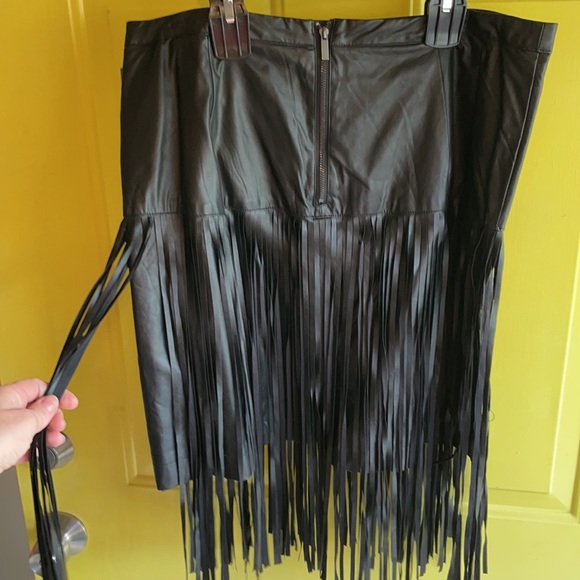 Brand New Mossimo black fringe skirt size 14 - Picture 5 of 6